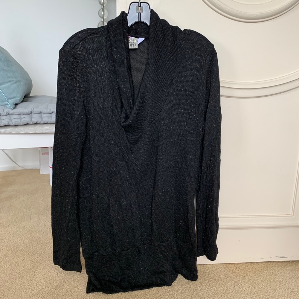 Three dots glitter top
